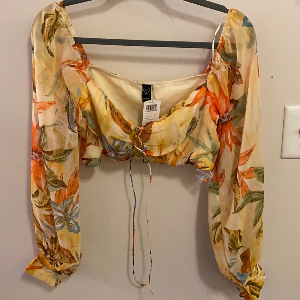 Cropped Floral blouse 🌞🤎